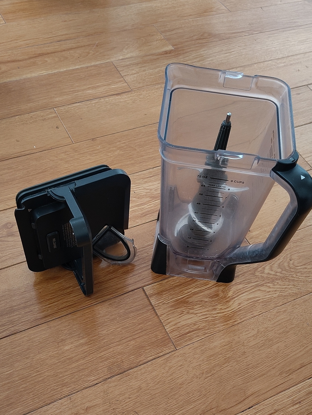 Ninja Professional 1100 Watts Blender BL660 30 Top Assembly
